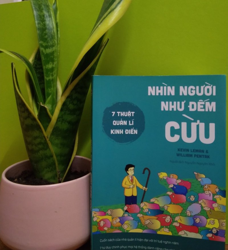 nhin-nguoi-nhu-dem-cuu-review-bai-hoc-quan-tri-doanh-nghiep-tu-goc-nhin-tam-ly-doctruyenngontinh-org-2-1